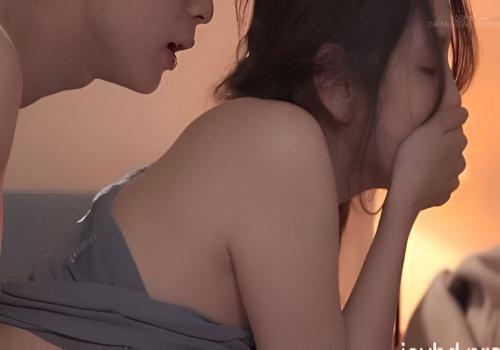 Chị gái tốt giữ im lặng khi em muốn đút trộm lồn