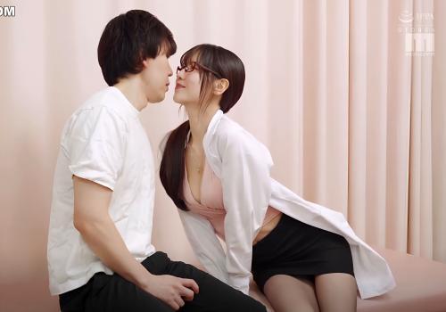 Đi khám chim không ngờ gặp bác sĩ nữ xinh si mê